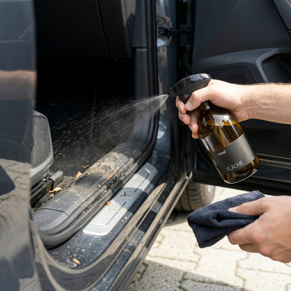 lessyg Fläche Mischung bei der Anwendung zum Auto Putzen der Einstiege oder Armaturen 100% natürlich ohne Chemie 
