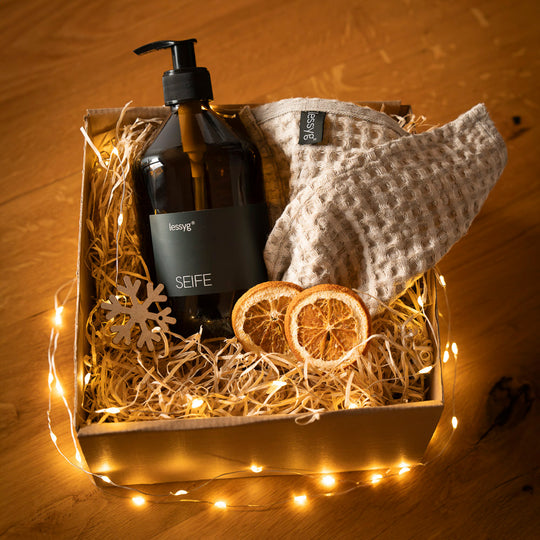 lessyg Seife 500ml Braunglas pH-neutral biologisch abbaubar mit Waffeltuch Grete 25x25cm 100% Öko Tex Leinen Made in Germany 