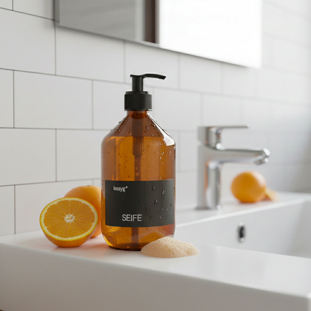 Hand und Körperseife, Duschgel mit dem ätherischen Öl Duft von 110 Orangen. Ohne Mikroplastik, PEGs, Parabene, Farbstoffe, Chemische Duftstoffe/ Parfüm.
Vegan, tierversuchsfrei, hergestellt von lessyg im Allgäu 