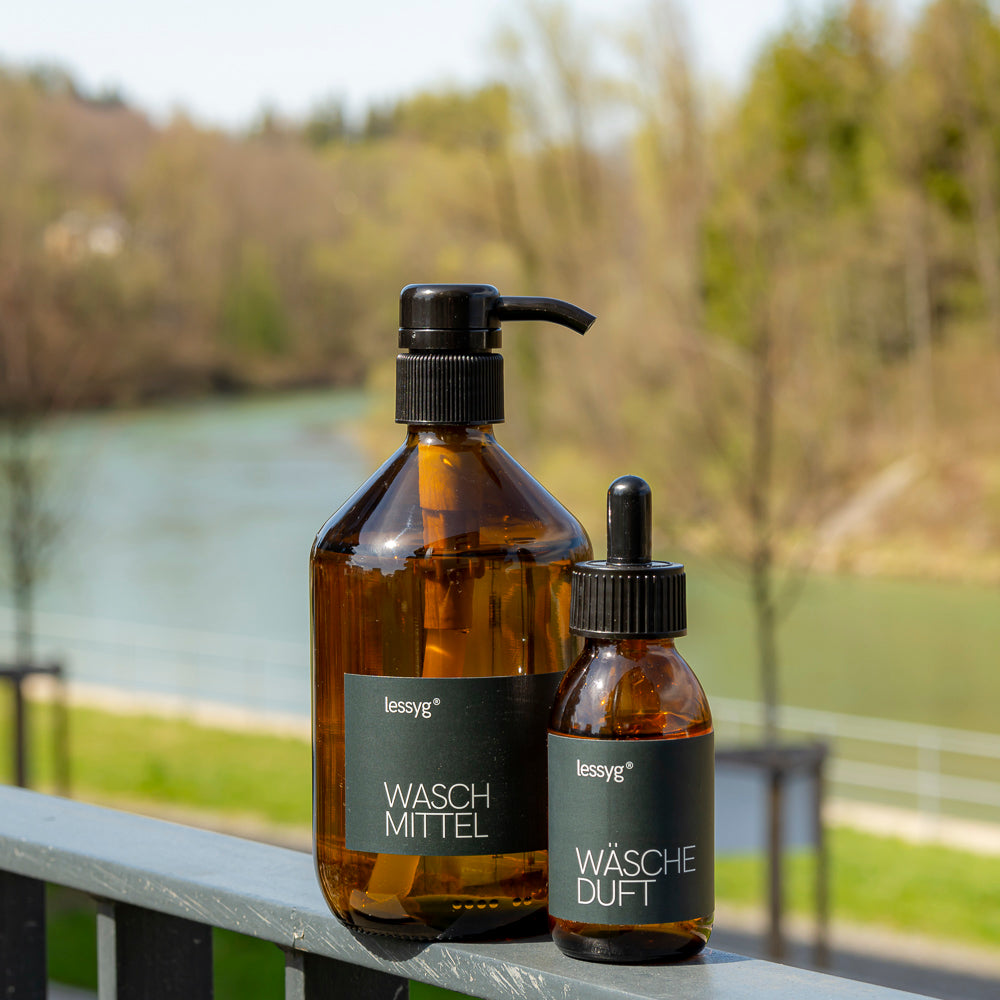 Natürliches Flüssig Waschmittel mit Wäscheduft biologisch abbaubar 